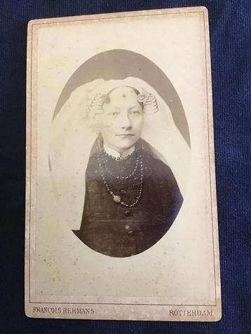 CDV, Vrouw Klederdracht, François Hermans, Rotterdam beschikbaar voor biedingen