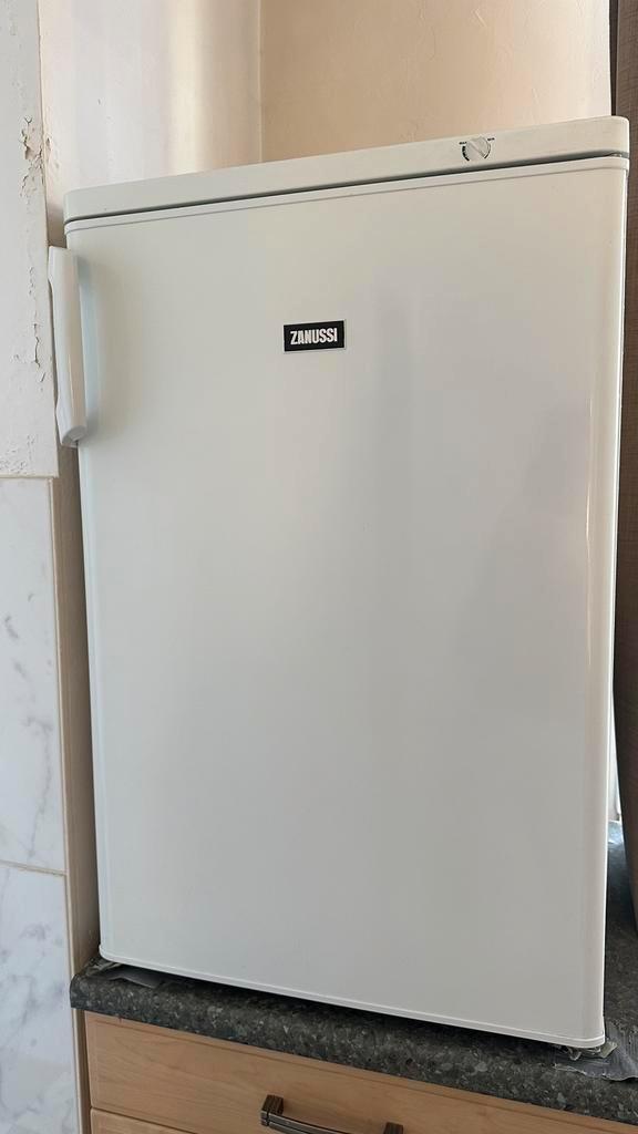 Tafelvriezer Zanussi TT110, Witgoed en Apparatuur, Vriezers en Diepvrieskisten, Gebruikt, 160 cm of meer, Minder dan 60 cm, Ophalen
