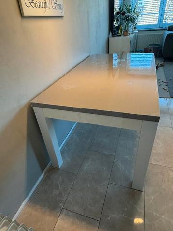 Eettafel 90x 160  beschikbaar voor biedingen
