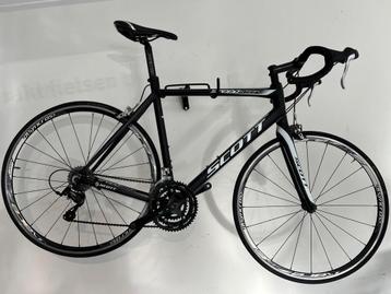 NIEUWSTAAT: Scott Speedster en Giant racefiets Shimano 105  beschikbaar voor biedingen