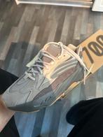 Yeezy 700 - Top Sneaker!, Kleding | Heren, Schoenen, Ophalen of Verzenden, Zo goed als nieuw, Overige kleuren, Sneakers of Gympen