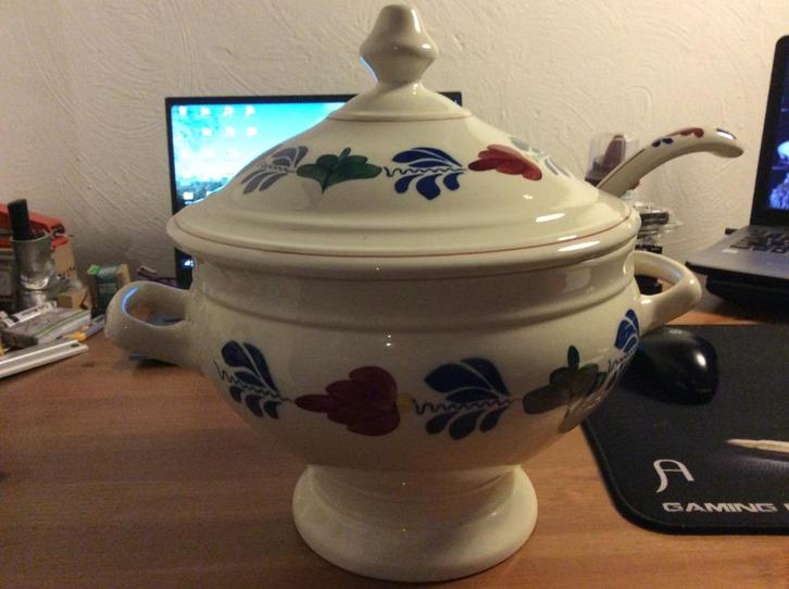 Boerenbont Boch Soepterrine met deksel en aardewerk Lepel, Huis en Inrichting, Keuken | Servies, Gebruikt, Schaal of Schalen, Boerenbont