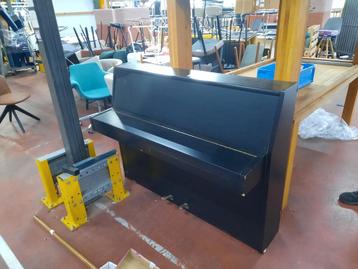 Piano. Gratis af te halen.  beschikbaar voor biedingen
