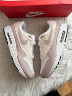 Nike Air Max 1 beige wit EU 45 wmns Nieuw in Doos, Overige kleuren, Nieuw, NIKE, Ophalen of Verzenden