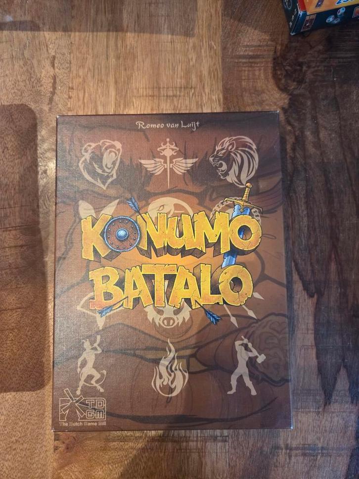 Konumo batala 2 persoons spel, Hobby en Vrije tijd, Gezelschapsspellen | Bordspellen, Zo goed als nieuw, Drie of vier spelers