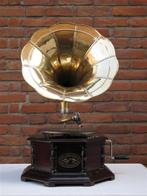 nostalgische grammofoon met achtkantige kast & koperen hoorn, Antiek en Kunst, Antiek | Tv's en Audio, Ophalen of Verzenden