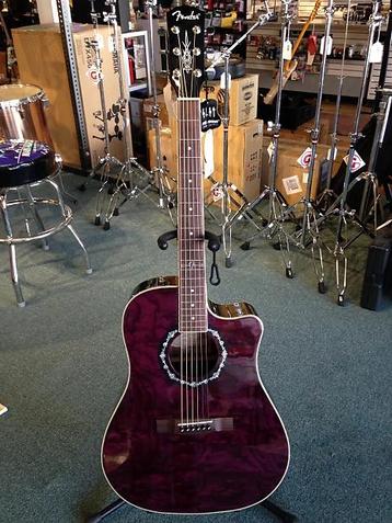 Fender T-Bucket 300CE - Zo Goed Als Nieuw! beschikbaar voor biedingen