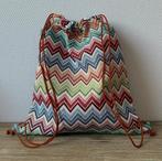 Rugtas, rugzak, zigzag stof, pyjamazak, gymtas, 30 tot 40 cm, Rugtas, Ophalen of Verzenden, Nieuw