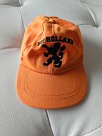 Kleine Oranje pet voetbal met de tekst 'Hup Holland', Verzamelen, Sportartikelen en Voetbal, Ophalen of Verzenden, Gebruikt, Overige binnenlandse clubs