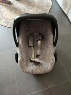 Maxi Cosi Pebble met panterprinthoes van Ukje, Ophalen, Gebruikt, Isofix, 0 t/m 13 kg