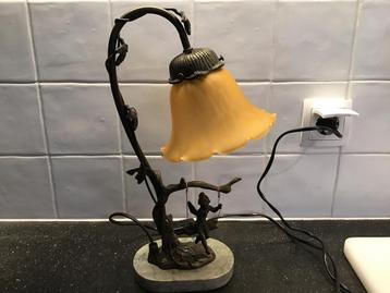 Bronzen tafellamp met een  elfje op de schommel. beschikbaar voor biedingen