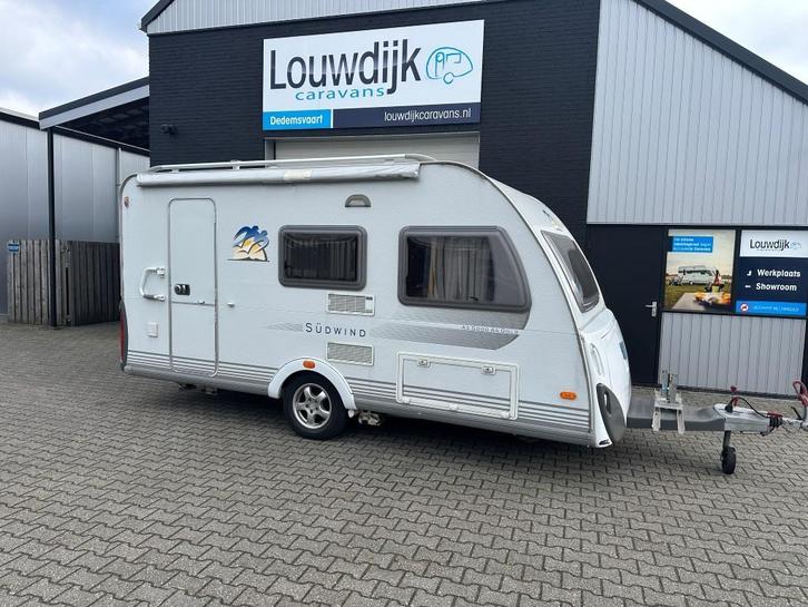 KNAUS Sudwind 420 QD ’09 (Mover, Vastbed 205cm), Caravans en Kamperen, Caravans, Bedrijf, tot en met 4, 750 - 1000 kg, Treinzit
