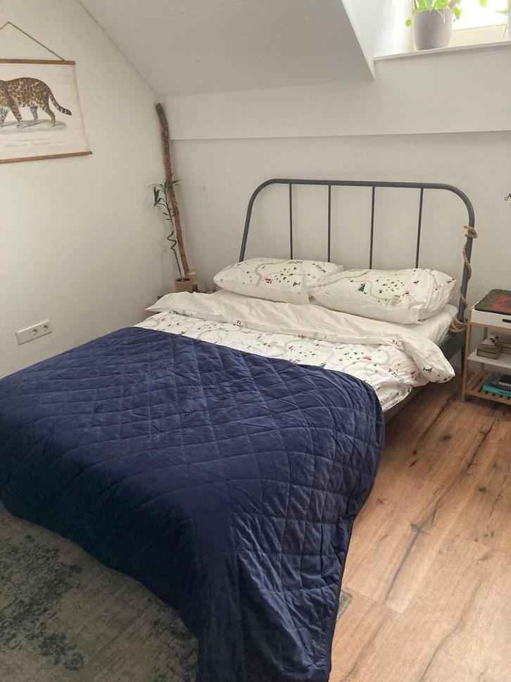 IKEA LINDBYN Bed 140x200 + 2 Lattenbodems, Huis en Inrichting, Slaapkamer | Bedden, Gebruikt, Tweepersoons, 140 cm, 200 cm, Metaal