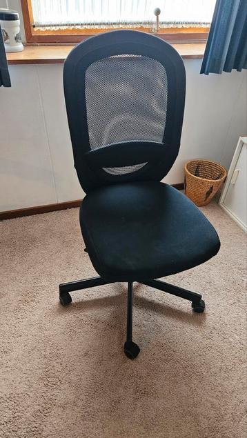 Ikea bureau BEKANT 60 x 140 cm + bureaustoel FLINTAN - afbeelding 10