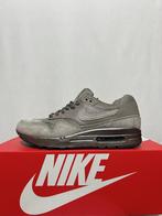 ALS NIEUW! Maat 40 - Nike Air Max 1 Premium Iron Metallic, Kleding | Dames, Schoenen, Overige kleuren, Verzenden, Nike, Nike