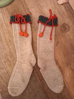Vintage wollen kinderkousjes met pompoms., Antiek en Kunst, Ophalen, Kinderen