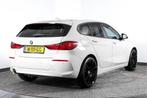 BMW 1 Serie 118i 140 PK Corporate High Executiv € 21.995,0, Auto's, BMW, Lichtsensor, 680 kg, Wit, Leder