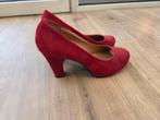 Pumps maat 40, Ophalen of Verzenden, Zo goed als nieuw, Rood