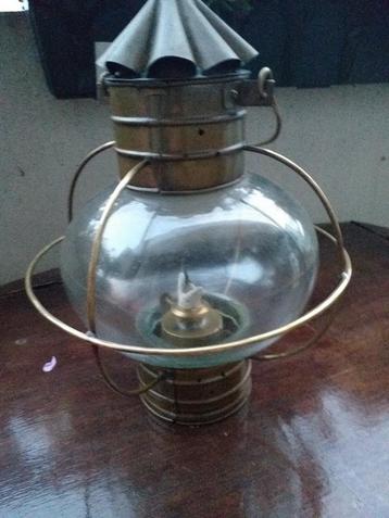 Scheepslamp beschikbaar voor biedingen