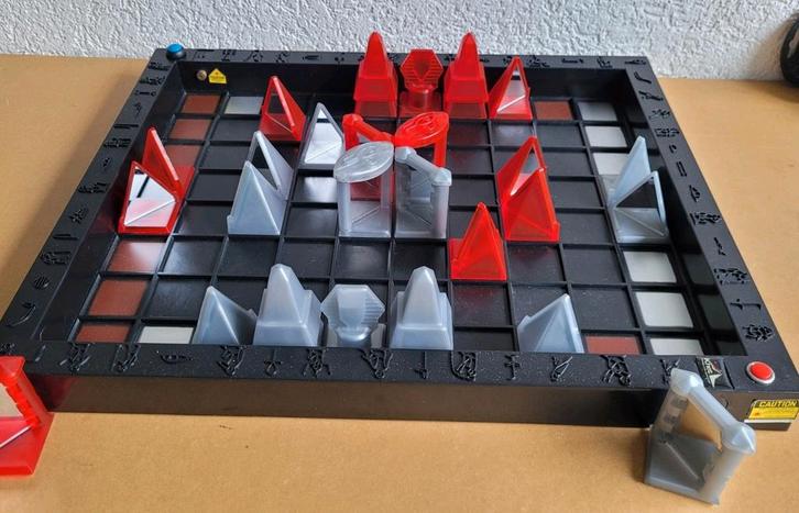 Bordspel:Khet, Hobby en Vrije tijd, Gezelschapsspellen | Bordspellen, Zo goed als nieuw, Ophalen of Verzenden