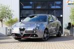 Alfa Romeo Giulietta 1.4 Turbo MultiAir Veloce TCT - NAVI -, Zwart, 4 cilinders, Alcantara, Bedrijf
