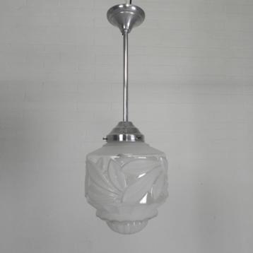 Art Deco hanglamp met matglazen glazen kap, jaren 30 beschikbaar voor biedingen