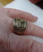 Goudkleurige ring bloemen in licht reliëf, Sieraden, Tassen en Uiterlijk, Ringen, Gebruikt, 17 tot 18, Dame, Goud