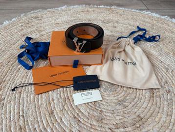 Authentieke Louis Vuitton Epi leather riem 30 mm maat 90 beschikbaar voor biedingen
