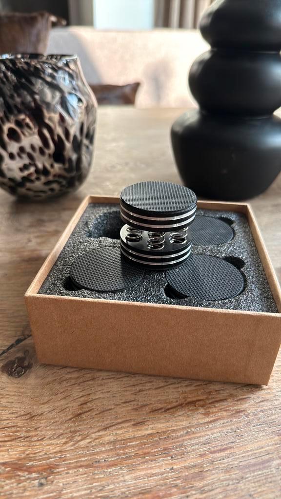 Apparatuur voetjes verend, Audio, Tv en Foto, Platenspelers, Zo goed als nieuw, Ophalen of Verzenden