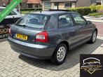 Audi A3 1.6 Ambiente NIEUWE APK , AIRCO, CRUISE, DAKRAAM, Voorwielaandrijving, Stof, Gebruikt, Handgeschakeld