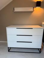 Moderne commode en ledikant, Kinderen en Baby's, Kinderkamer | Commodes en Kasten, 50 tot 70 cm, Ophalen of Verzenden, 90 tot 105 cm
