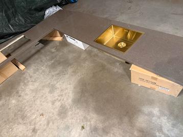 Keukenwerkblad composiet bruin marmerlook + spoelbak beschikbaar voor biedingen