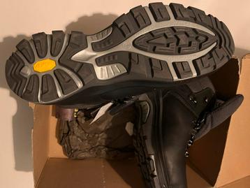 Werkschoenen maat 40 en 42 NIEUW beschikbaar voor biedingen