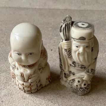 2 Japanse Netsuke figuren werd gebruikt als een soort knoop beschikbaar voor biedingen