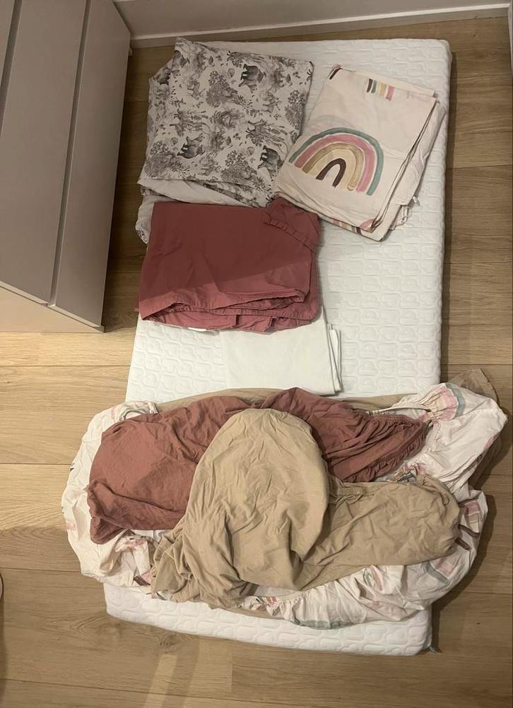 Aerosleep Essential matras 140x70  + Beddengoed / peuterbed, Kinderen en Baby's, Kinderkamer | Beddengoed, Gebruikt, Overige typen