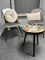 2 stoelen met tafeltje op te halen, Ophalen, Twee, Stoffe stoelen en houten tafeltje, Nieuw