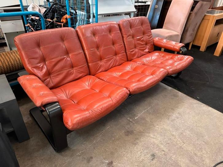 Retro mid Sensury Coja Bank - Oranje Leer, Huis en Inrichting, Banken | Bankstellen, Gebruikt, 75 tot 100 cm, Leer, Ophalen