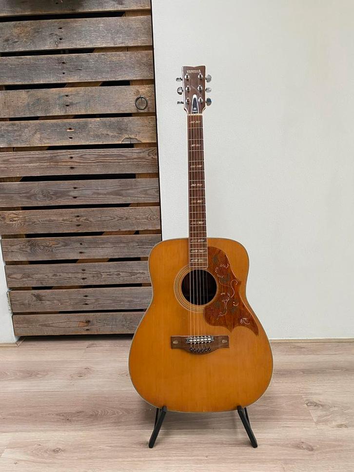 Yamaha FG-300 Red Label Gitaar met Koffer, Muziek en Instrumenten, Snaarinstrumenten | Gitaren | Akoestisch, Gebruikt, Western- of Steelstringgitaar