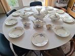 Antiek servies beige met blauwe bloem, Antiek en Kunst, Antiek | Servies compleet, Ophalen of Verzenden