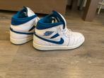 AIR JORDAN 1 MID INDUSTRIAL BLUE, Ophalen of Verzenden, Zo goed als nieuw, Blauw