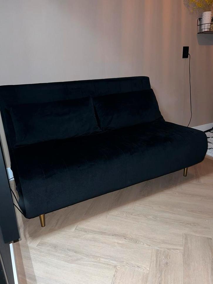 MADE zwarte tweepersoons slaapbank (fluweel), Huis en Inrichting, Slaapkamer | Slaapbanken, Zo goed als nieuw, Tweepersoons, Zwart