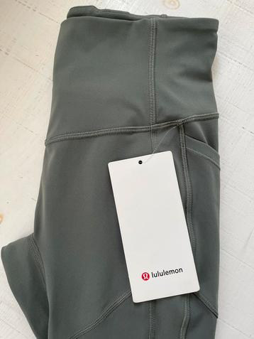Lululemon all the right places pant 6 beschikbaar voor biedingen