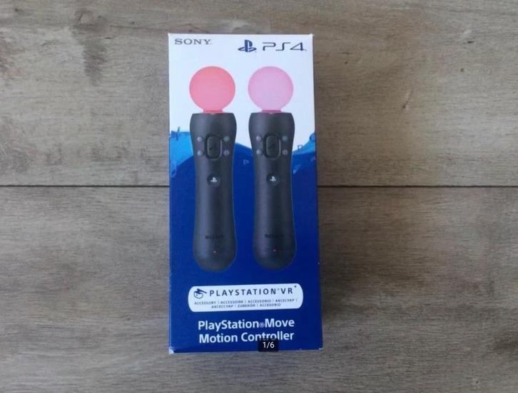 Playstation 4 of 5 Move / Motion Controller / Controller, Spelcomputers en Games, Games | Sony PlayStation 4, Zo goed als nieuw