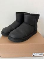 UGG CLASSIC MINI LEATHER MAAT 40 ZGAN UGG, UGG, Zwart, Lage of Enkellaarzen, Ophalen of Verzenden