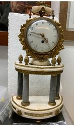 klein Empire klokje, Antiek en Kunst, Antiek | Klokken, Ophalen of Verzenden