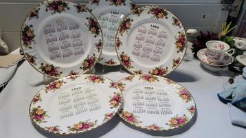 Royal albert old country roses jaarborden beschikbaar voor biedingen