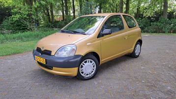 Toyota Yaris 1.0-16V VVT-i Linea Terra 3drs LAGE KMSTAND! beschikbaar voor biedingen