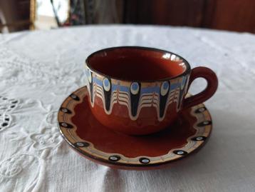 Zgan kleine kop en schotel koffiekopje Bulgarije bruin beschikbaar voor biedingen