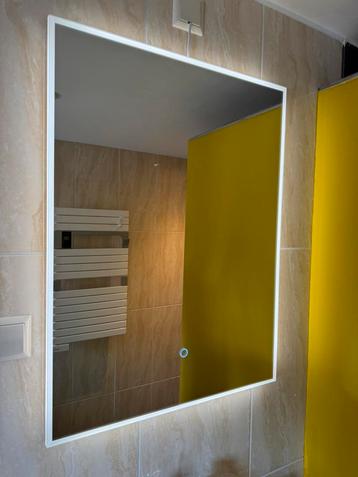 Luxe LED Badkamerspiegel valenza 60x80 met Verwarming  beschikbaar voor biedingen