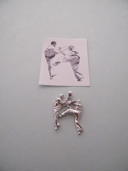 karate hanger (925 sterling zilver) kyokushin wado ashihara, Sport en Fitness, Vechtsporten en Zelfverdediging, Nieuw, Karate